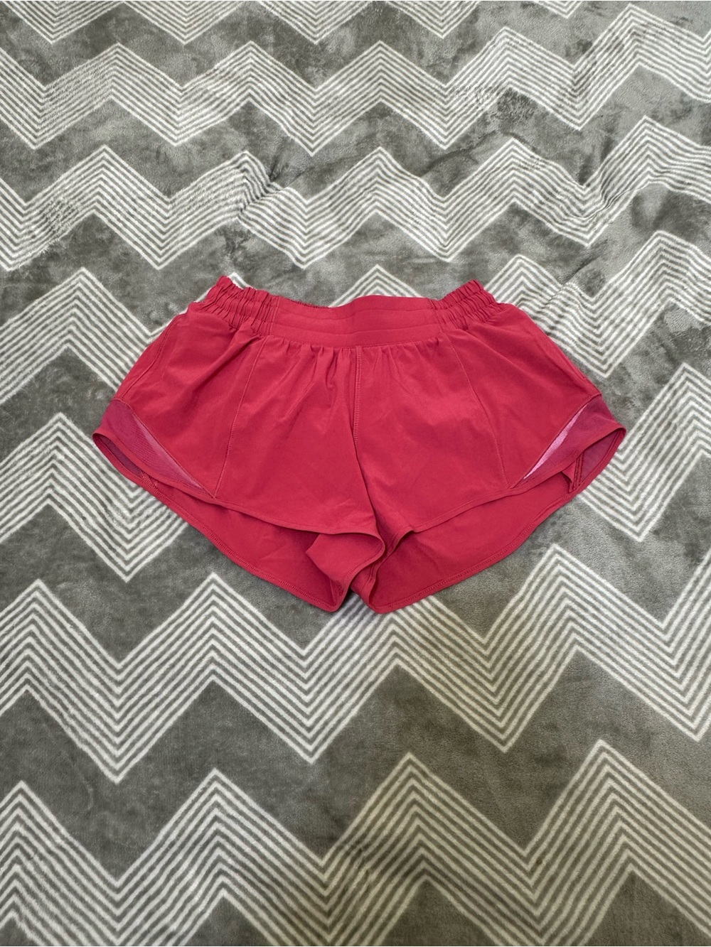 Lululemon Hotty Hot Low-Rise Lined Short 2.5"